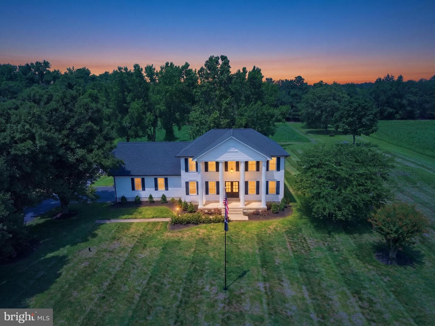 20665 Golden Thompson Road, Avenue