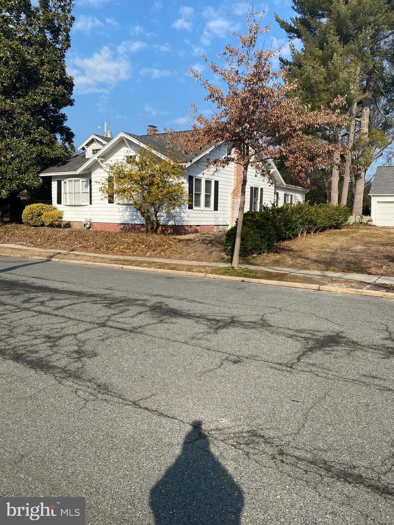 107 E Earle Avenue photo 1