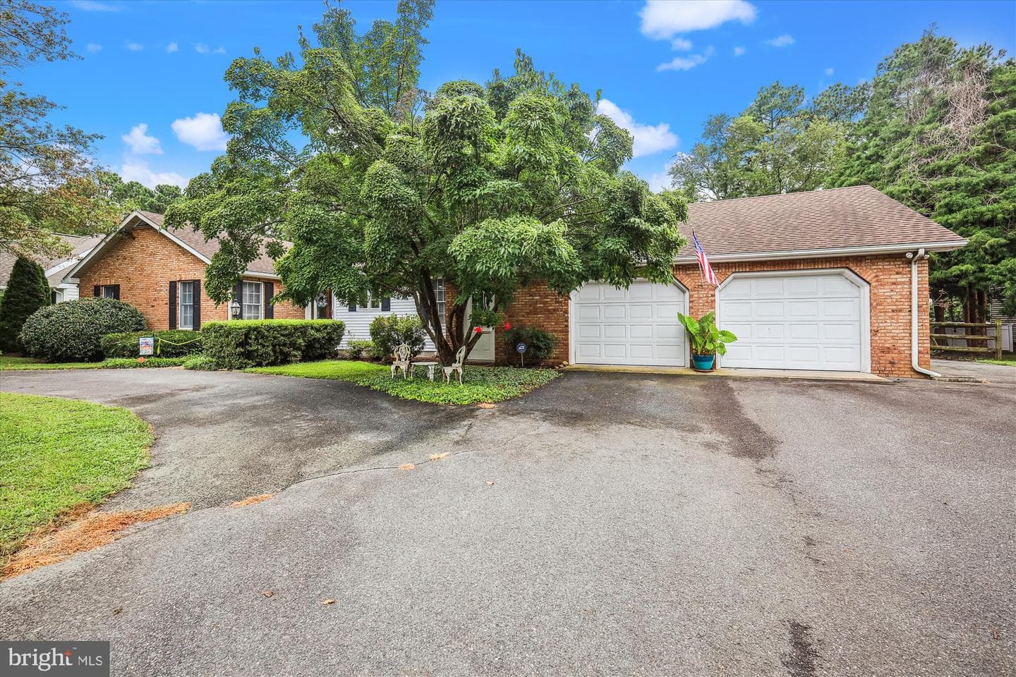 110 W Oak Avenue photo 1