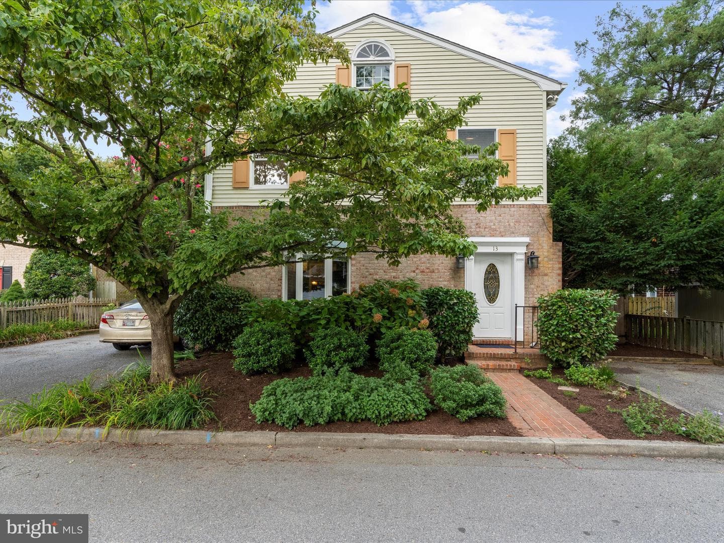 13 N Thoroughgood Lane #24