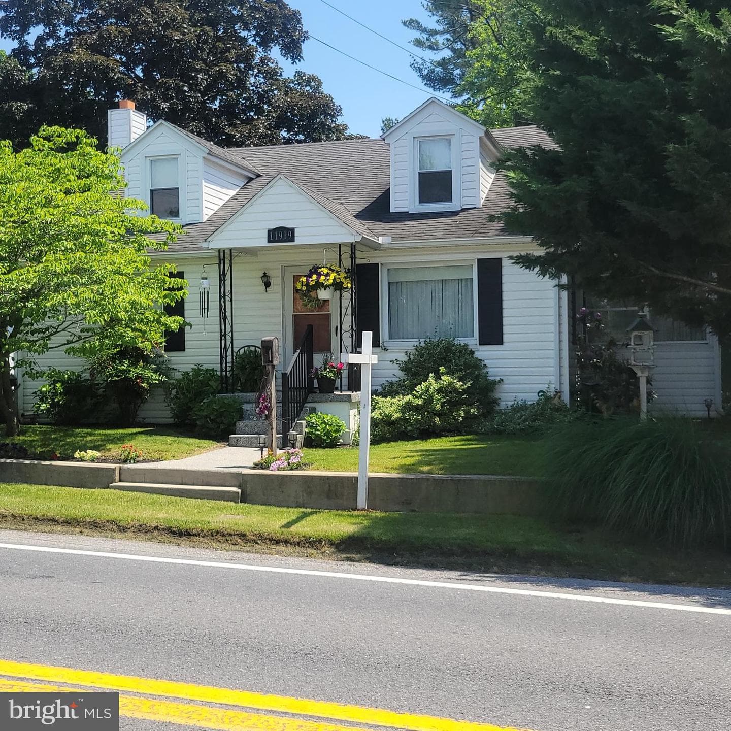 11919 Mapleville Road photo 1