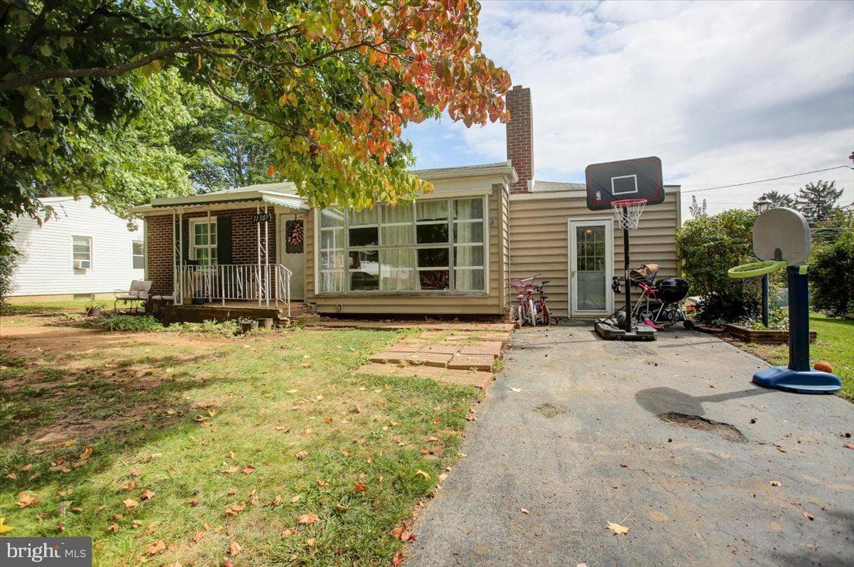 11307 Greenberry Road photo 1