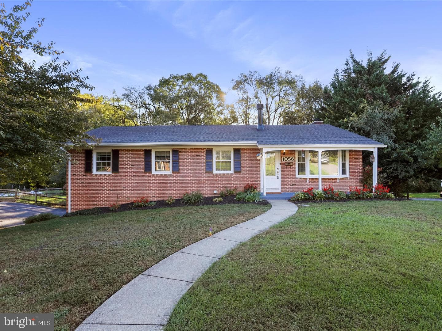1056 Valleybrook Drive photo 1