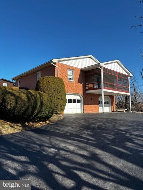 1255 Dual Highway photo 1