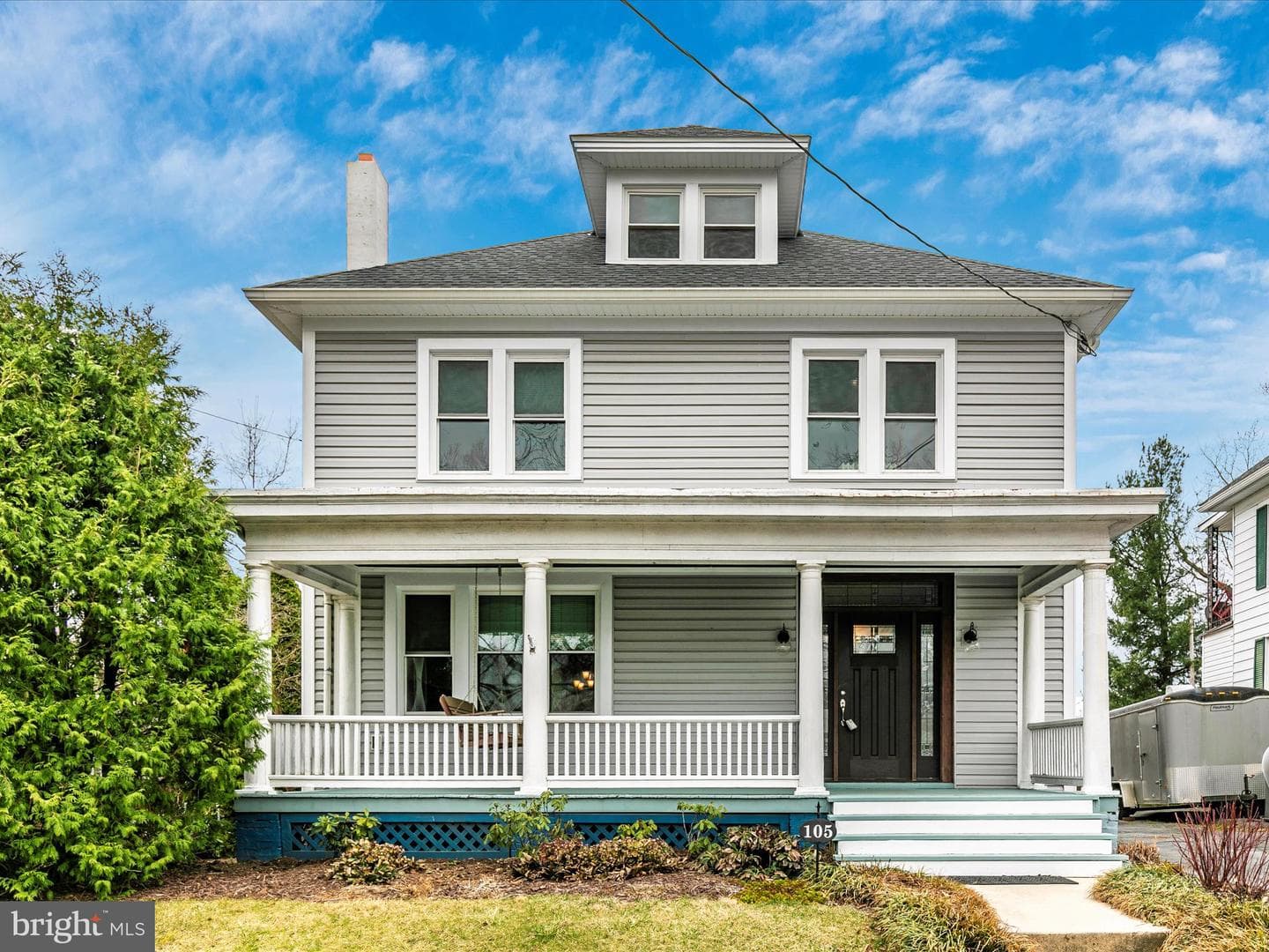 105 E Maple Street photo 1