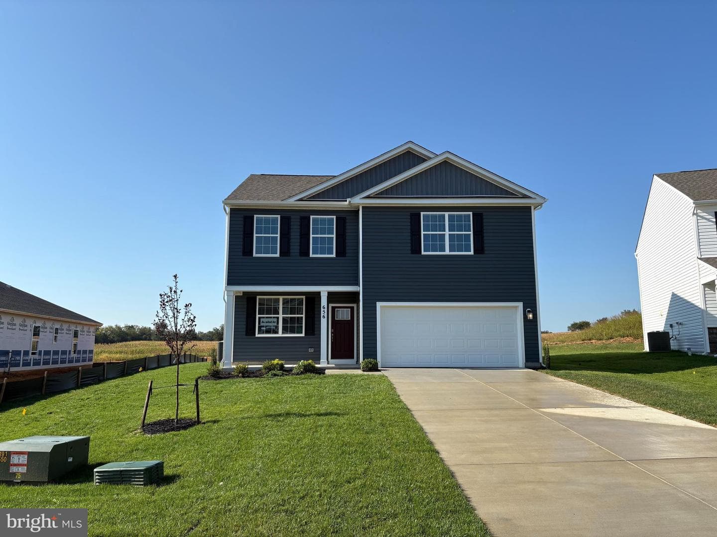 656 Armstrong Avenue photo 1