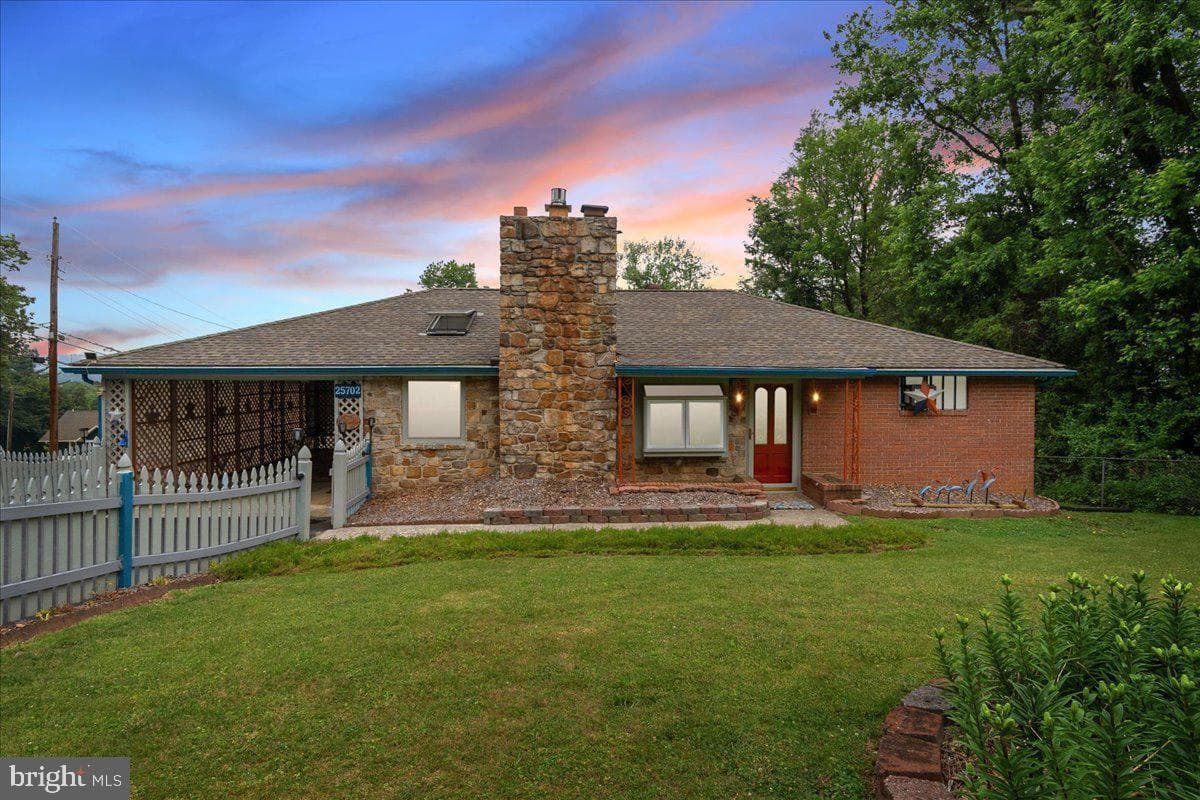 25702 Military Road photo 1