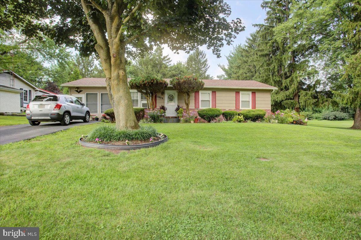 13828 Countryside Drive photo 1