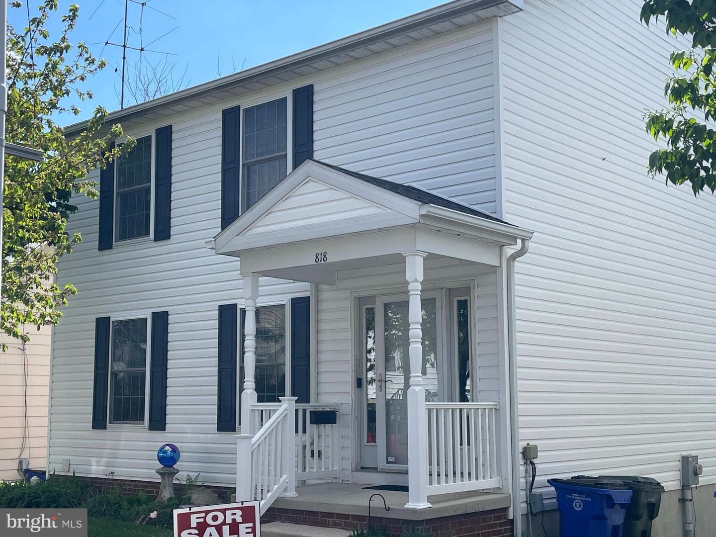 818 View Street photo 1