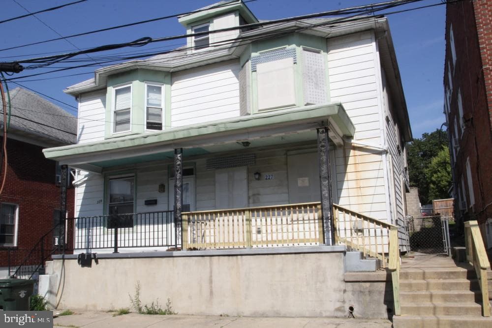 227 N Locust Street photo 1