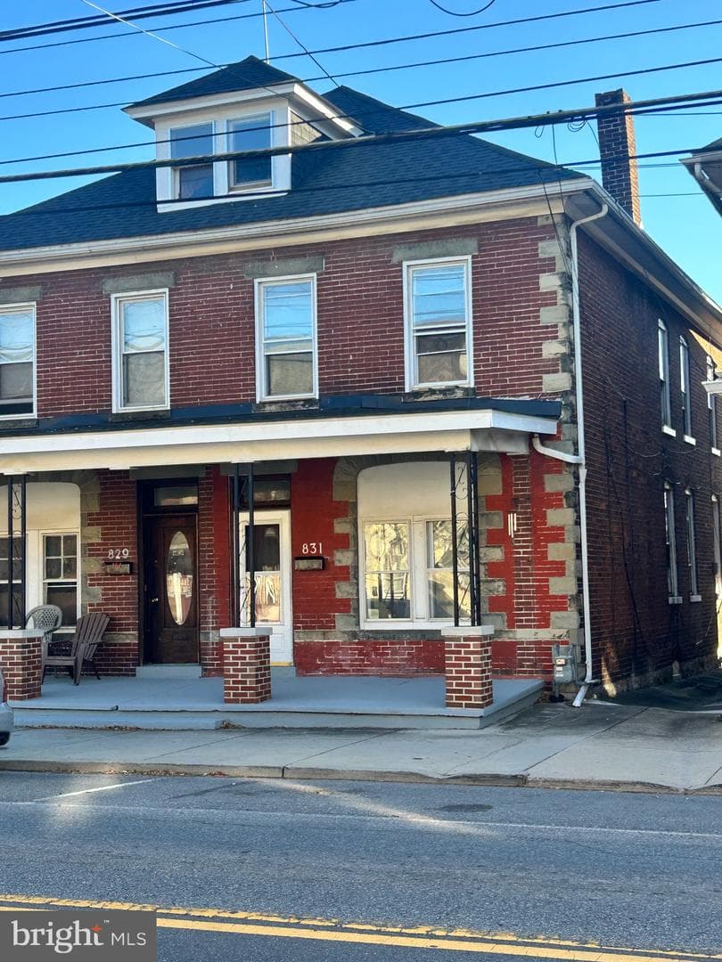 831 W Washington Street W photo 1