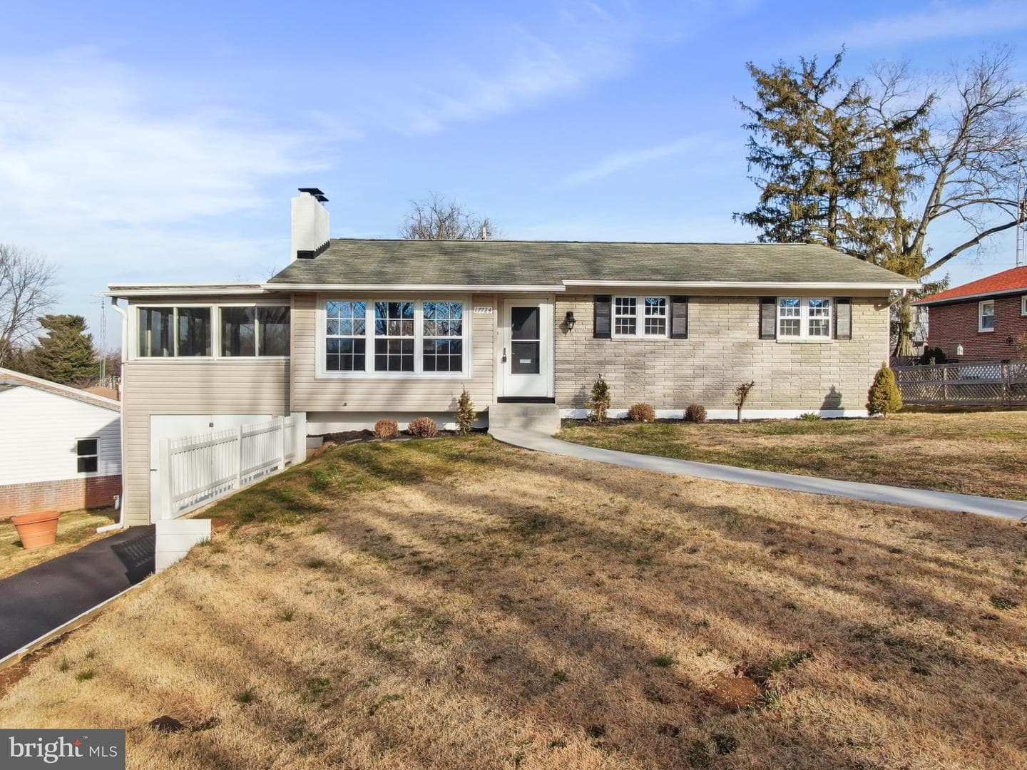 17724 Timberlane photo 1