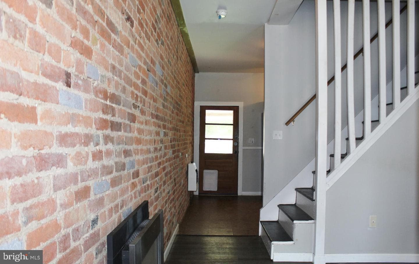 236 N Locust Street photo 1