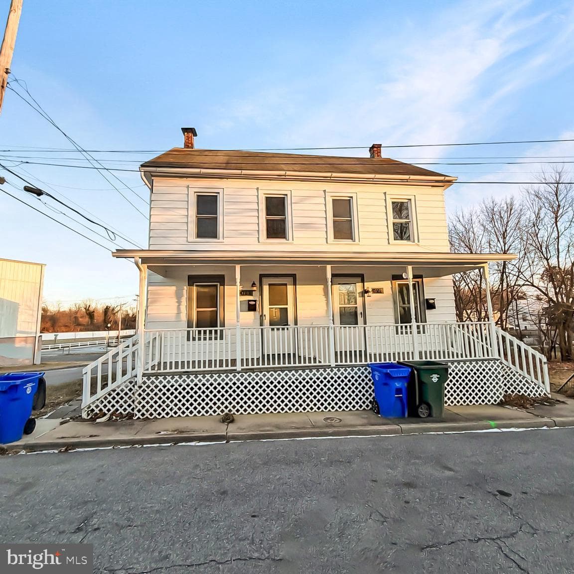 488/486 McDowell Avenue photo 1