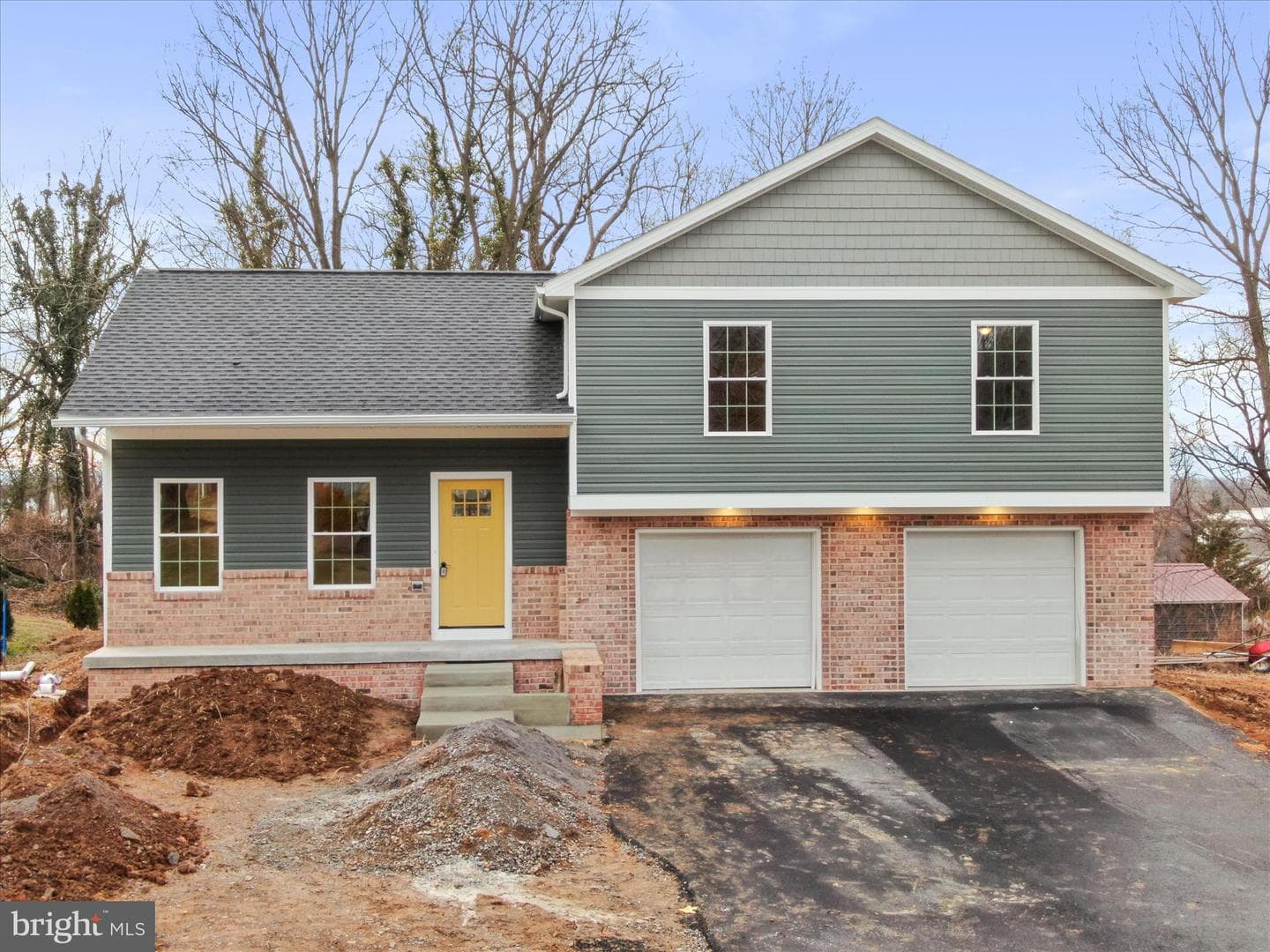 10904 Decker Avenue photo 1
