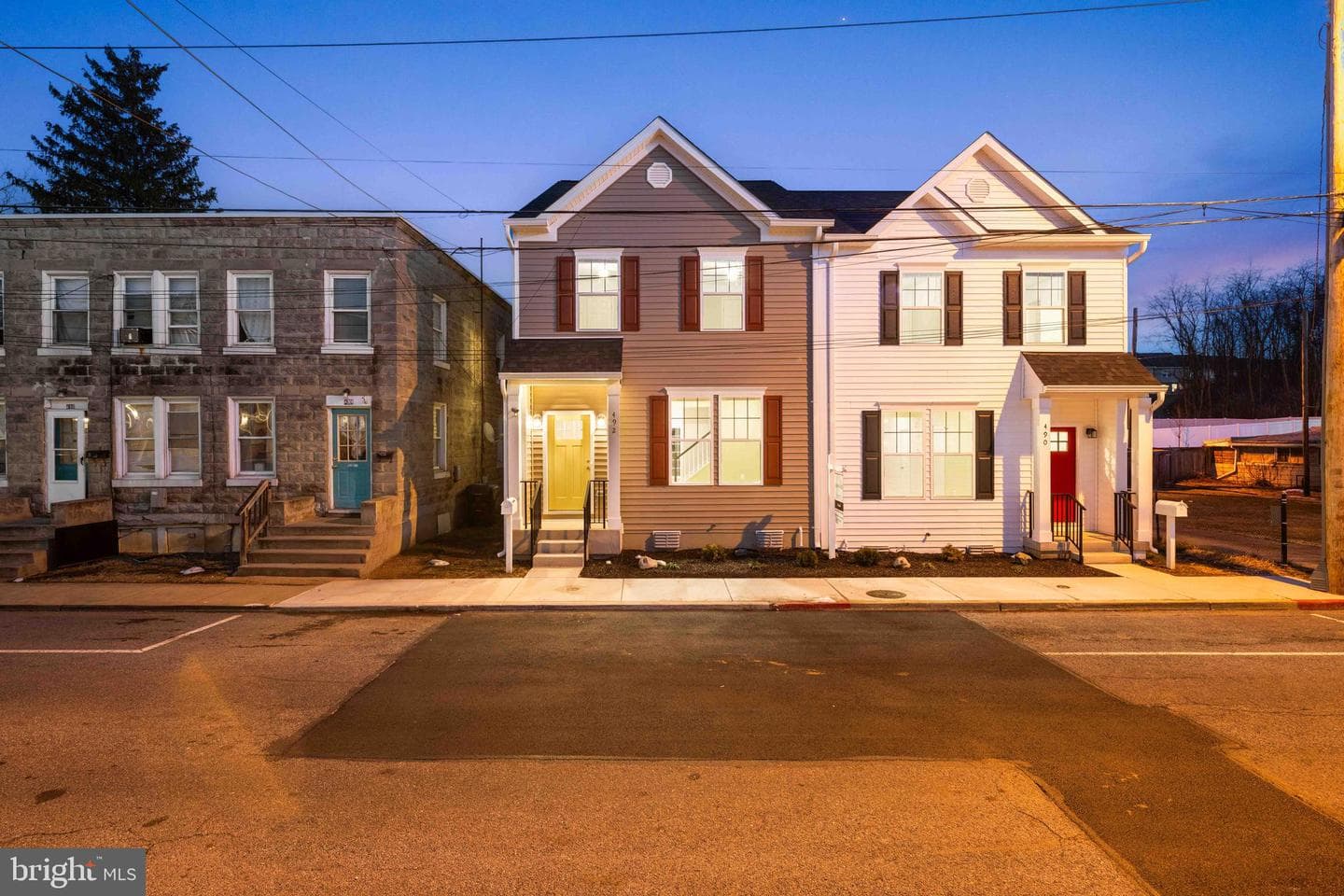492 Mitchell Avenue photo 1