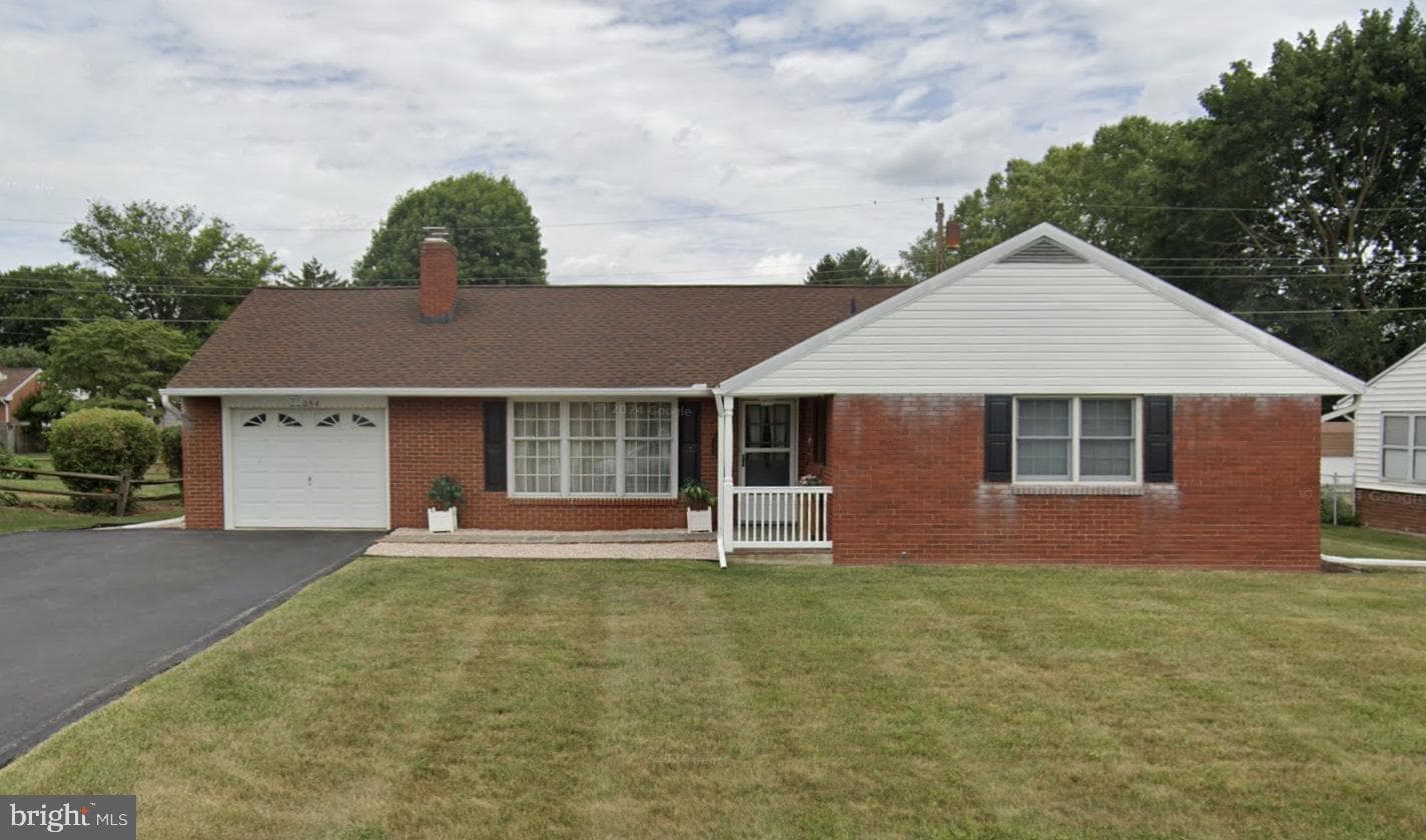 22054 Mohawk Drive photo 1