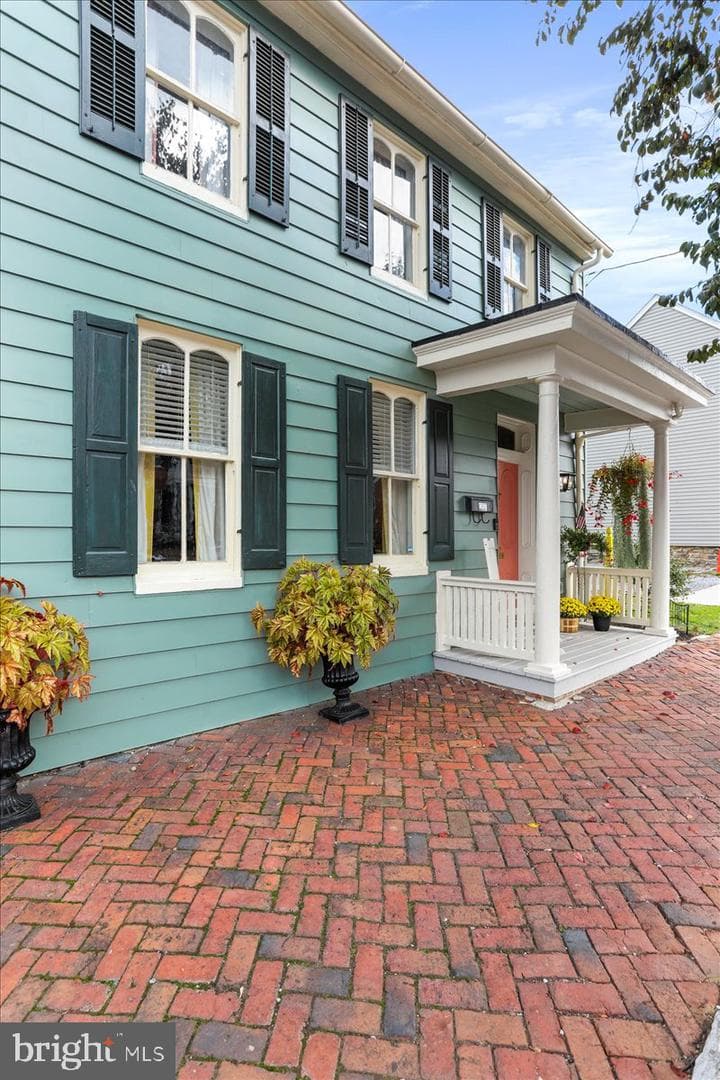 27 E Salisbury Street