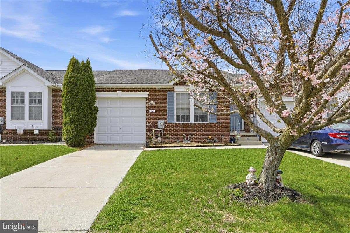 5 Eckstine Court