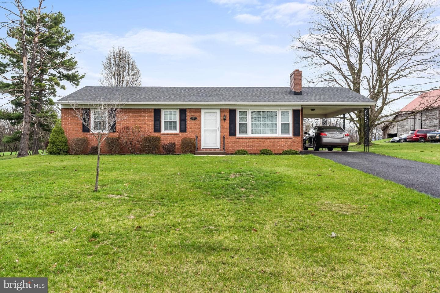 1404 Marshall Street photo 1