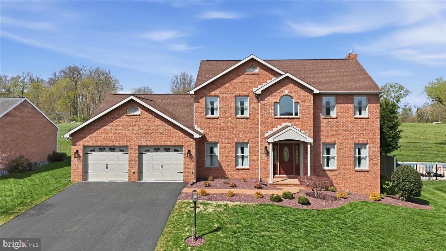 220 Montclair Court