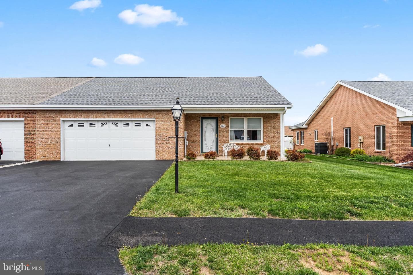 122 Southern Oak Drive