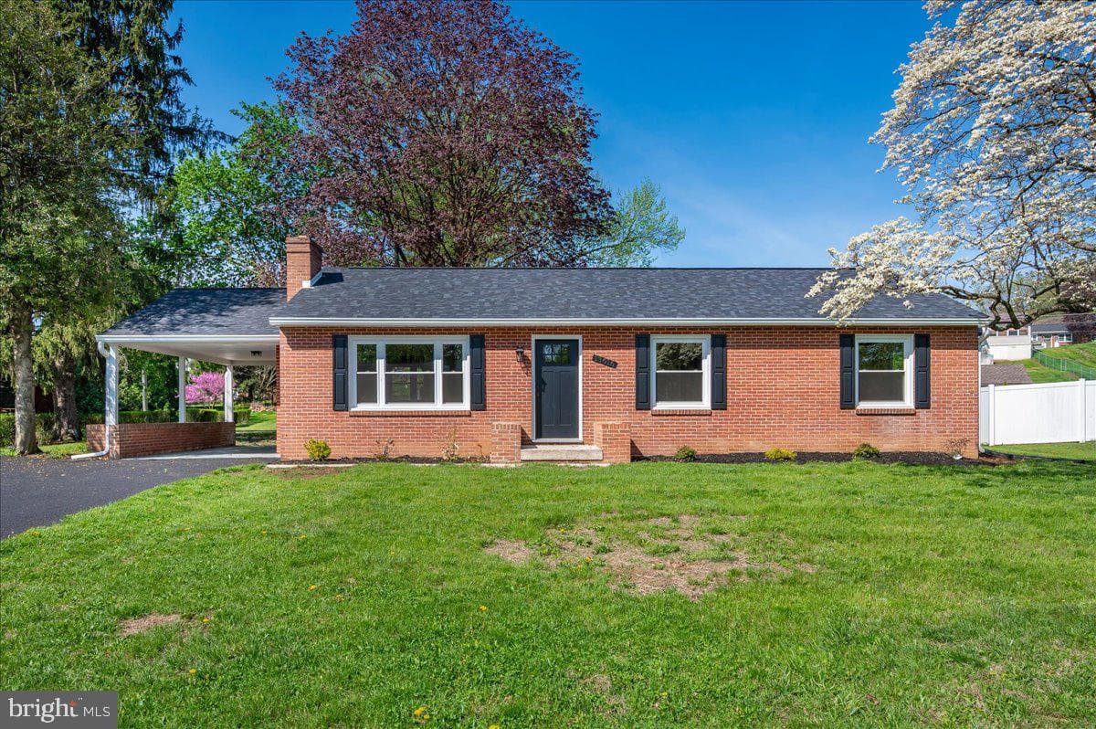 13616 Royal Road photo 1