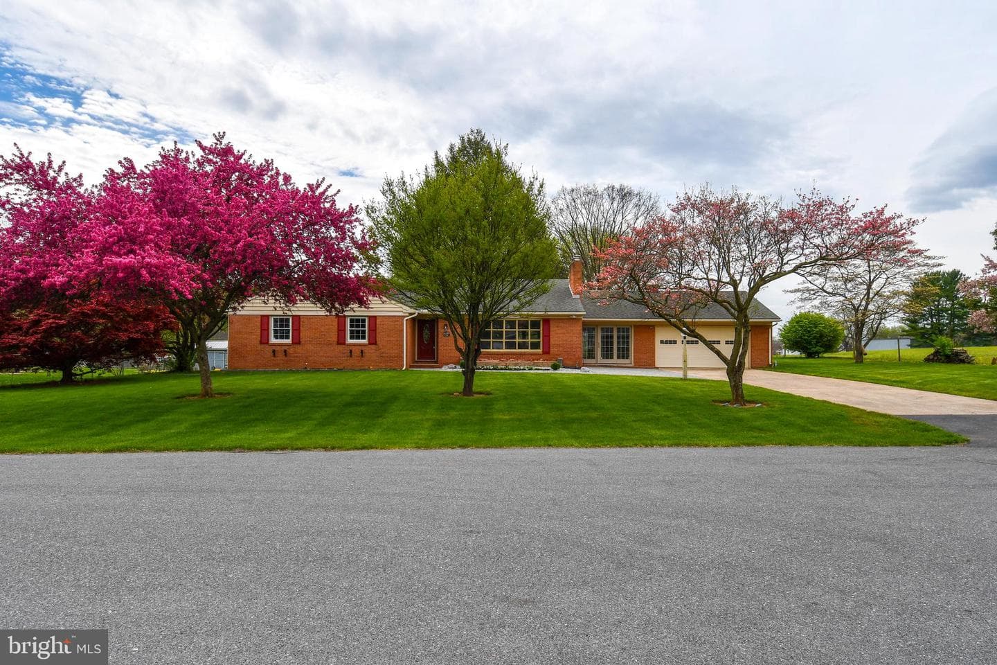17527 Woodlawn Drive