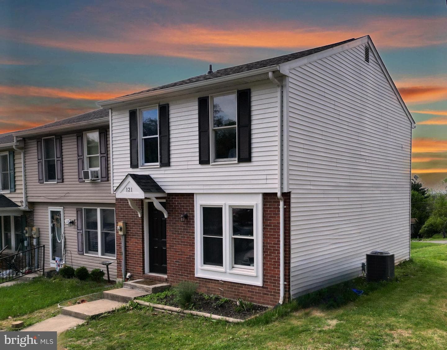 121 Valley View Court