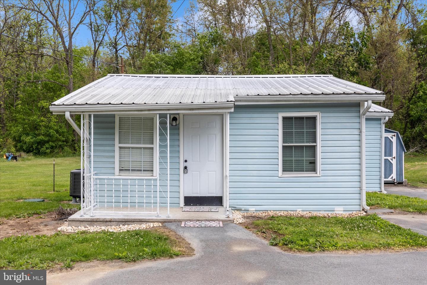 15442 Falling Waters Road photo 1