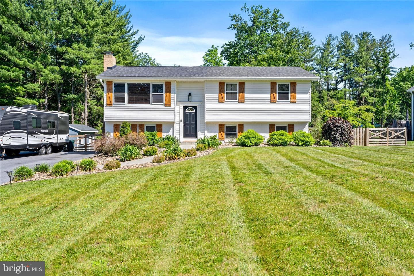 21609 Kelso Drive photo 1