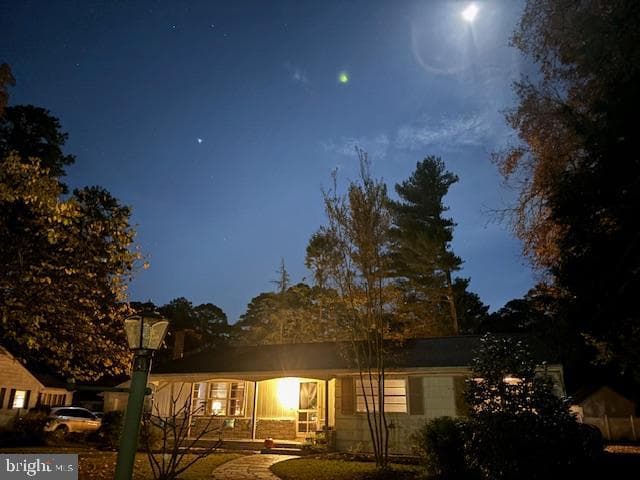 508 Douglas Road photo 1
