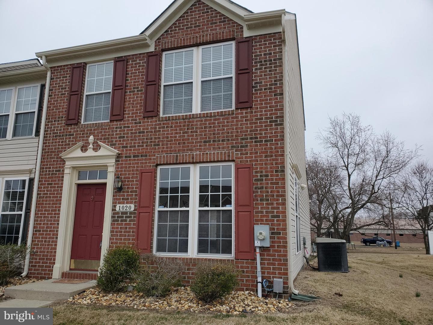 1020 Meadow View Drive photo 1