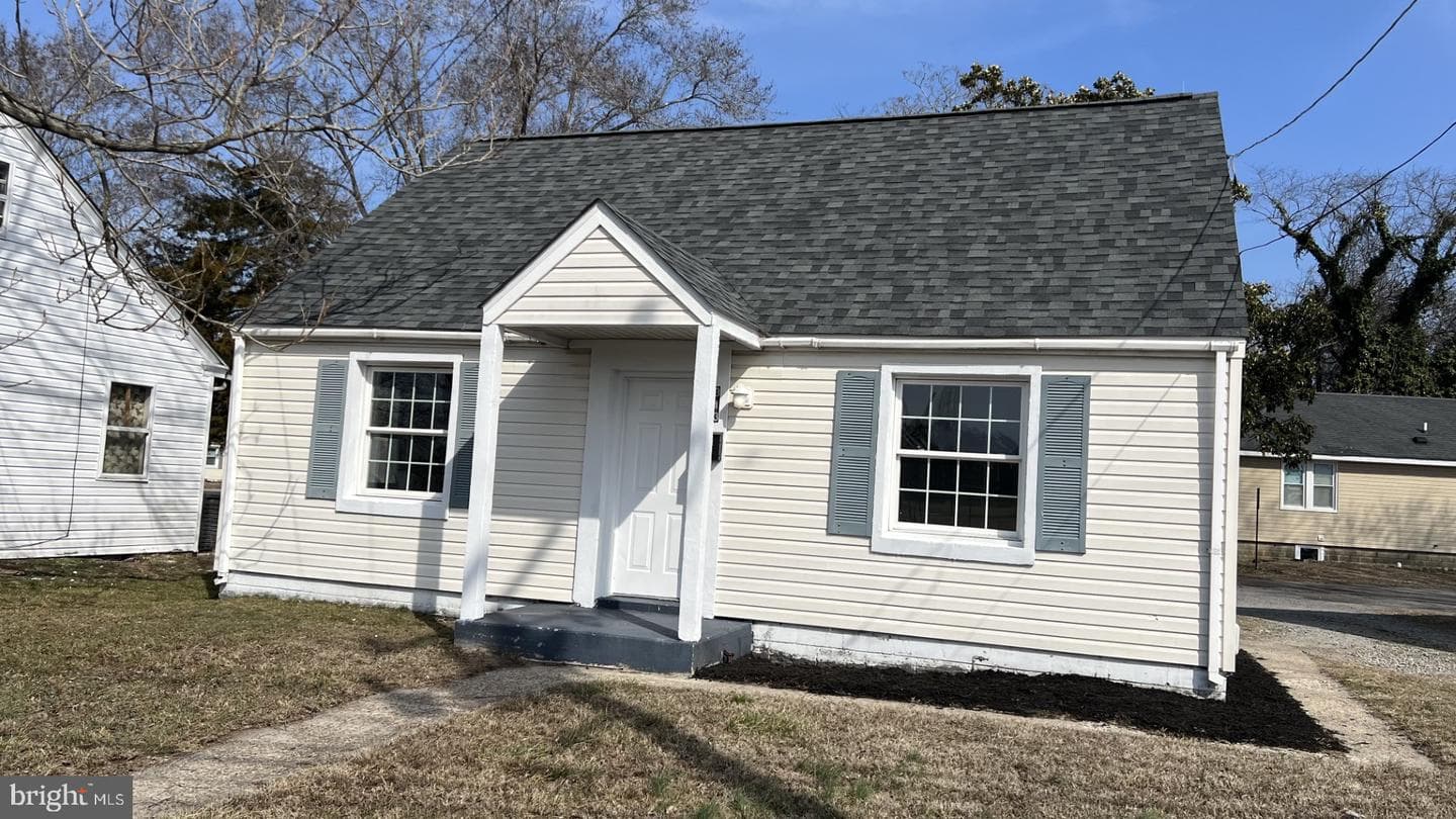 313 E College Avenue photo 1
