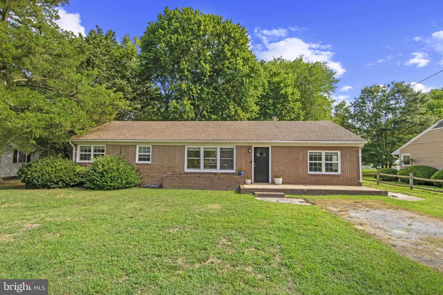 421 Loblolly Lane photo 1