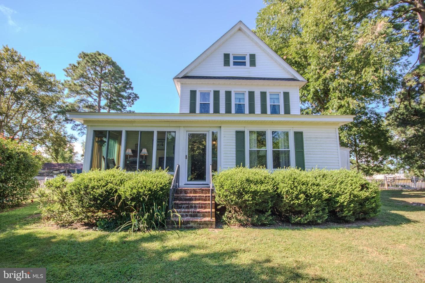 20448 Harbor Road photo 1