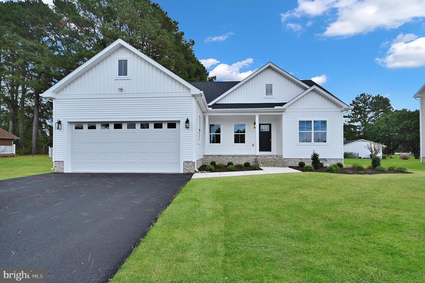 303 Viewfield Drive photo 1