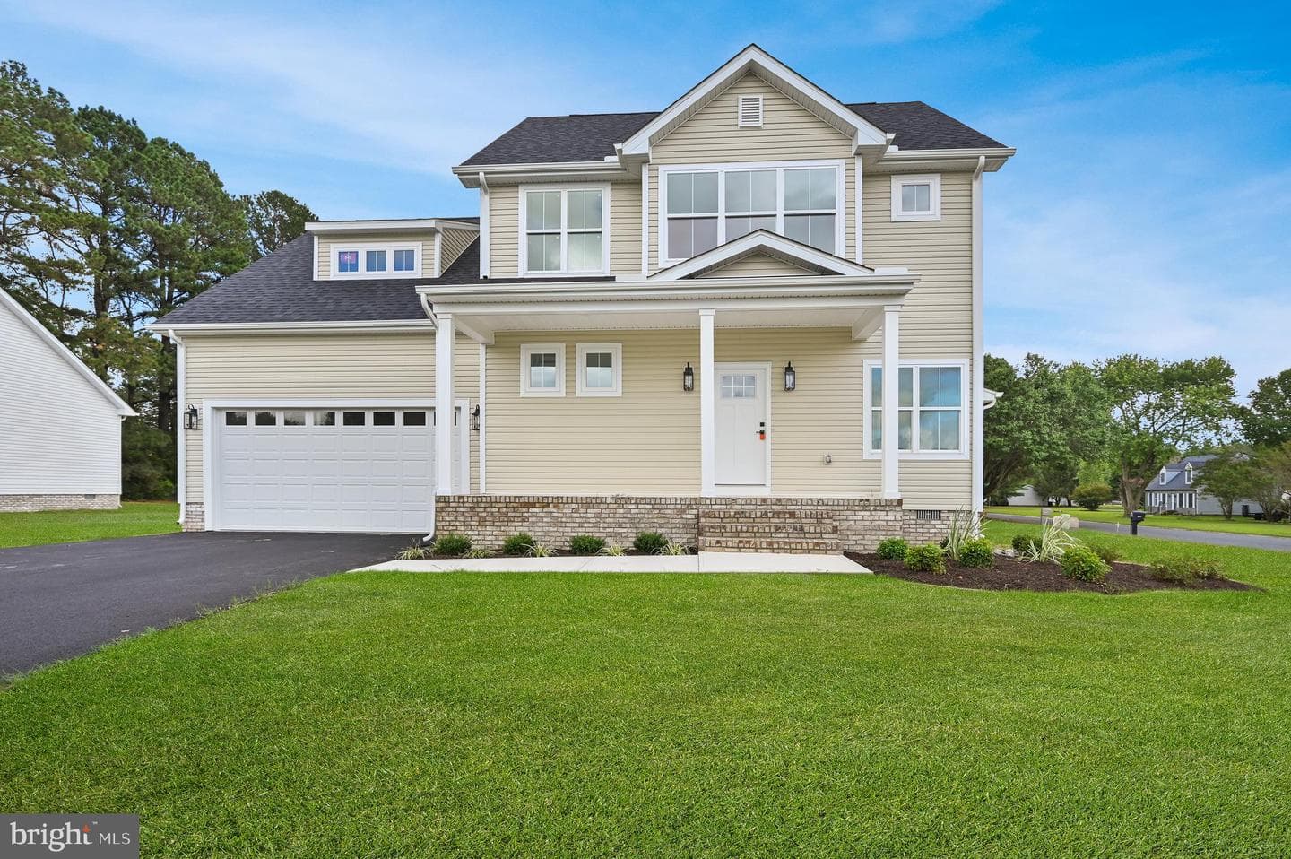 305 Viewfield Drive photo 1