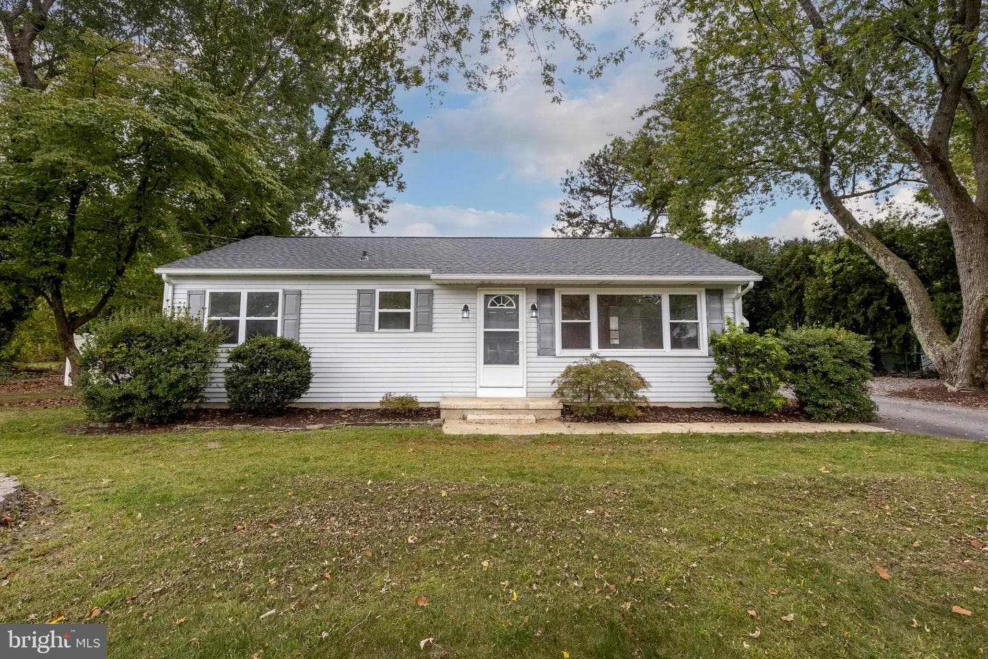 104 Coulbourn Drive photo 1