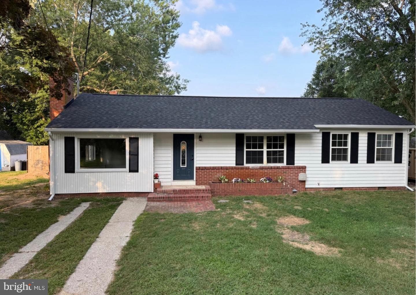 113 Benjamin Avenue photo 1