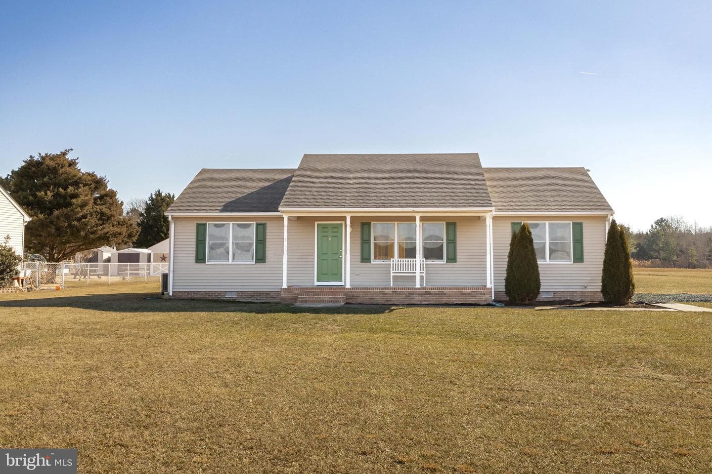 7937 White Lowe photo 1