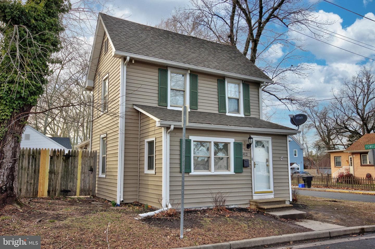 912 Hanover Street photo 1