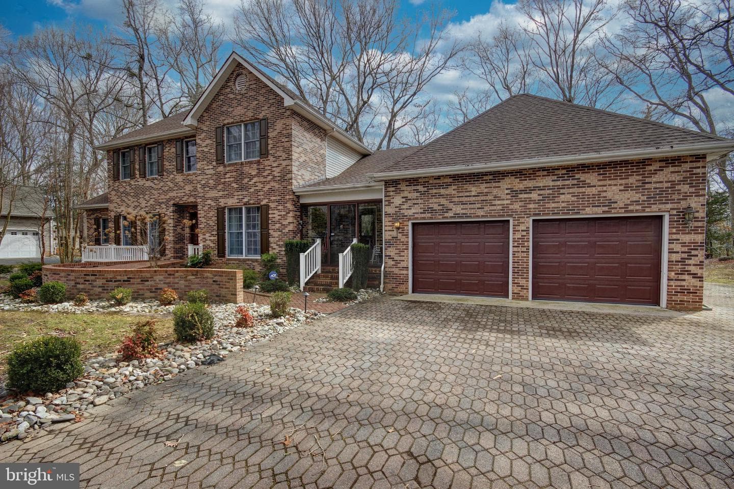 5423 Loch Ness Terrace