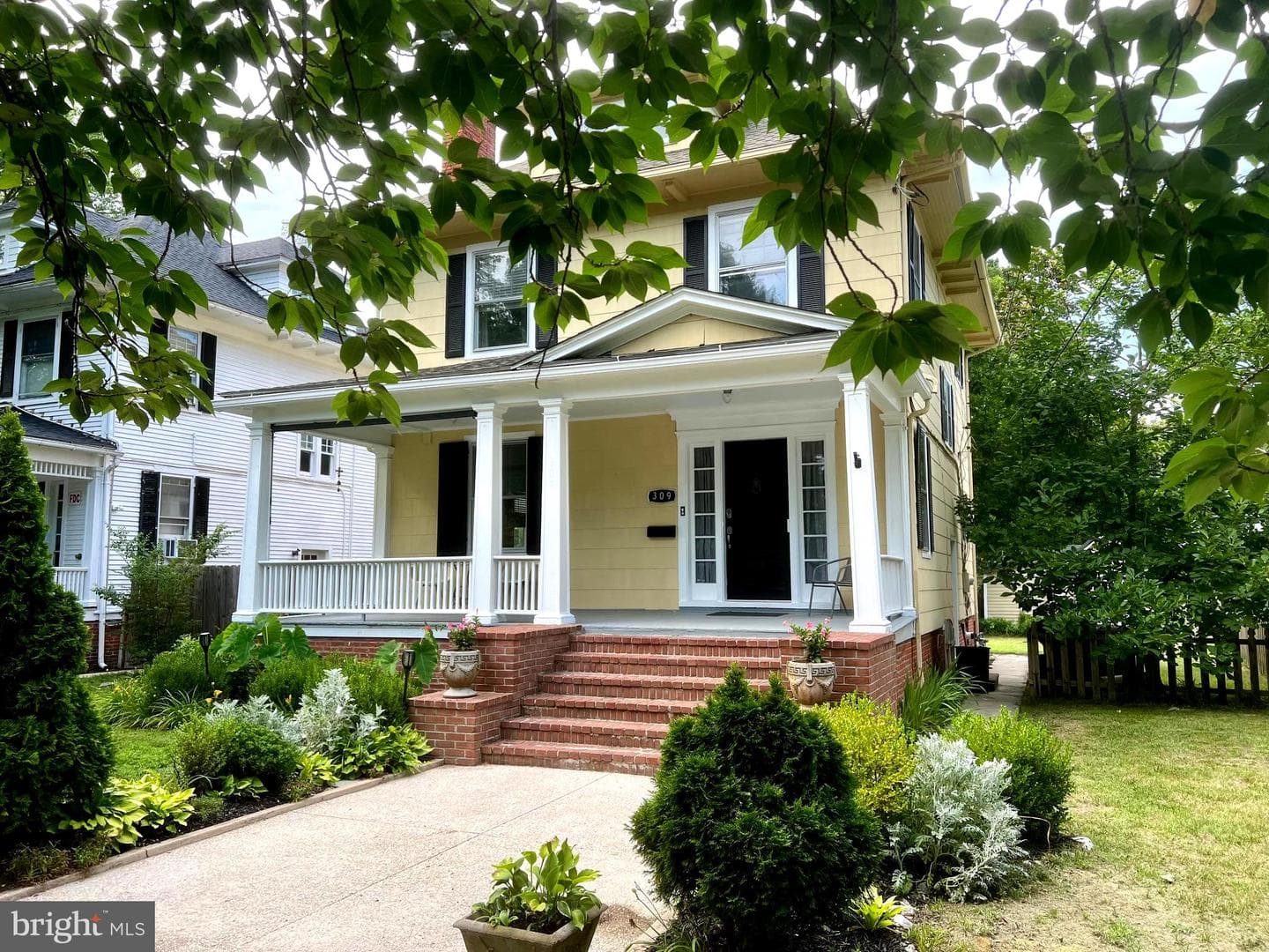 309 Middle Boulevard