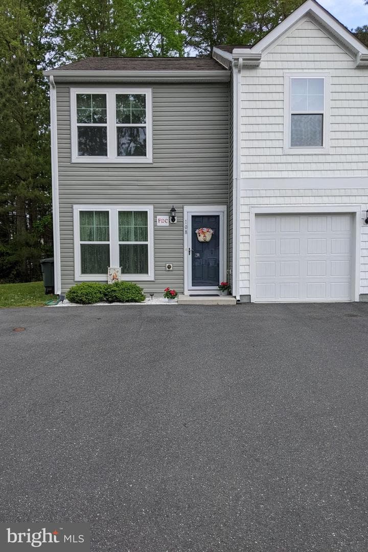 108 Intrepid Lane photo 1