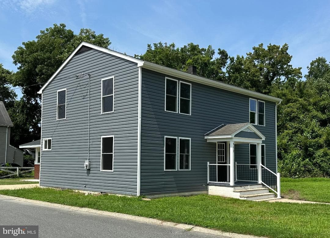 512 Young Street photo 1