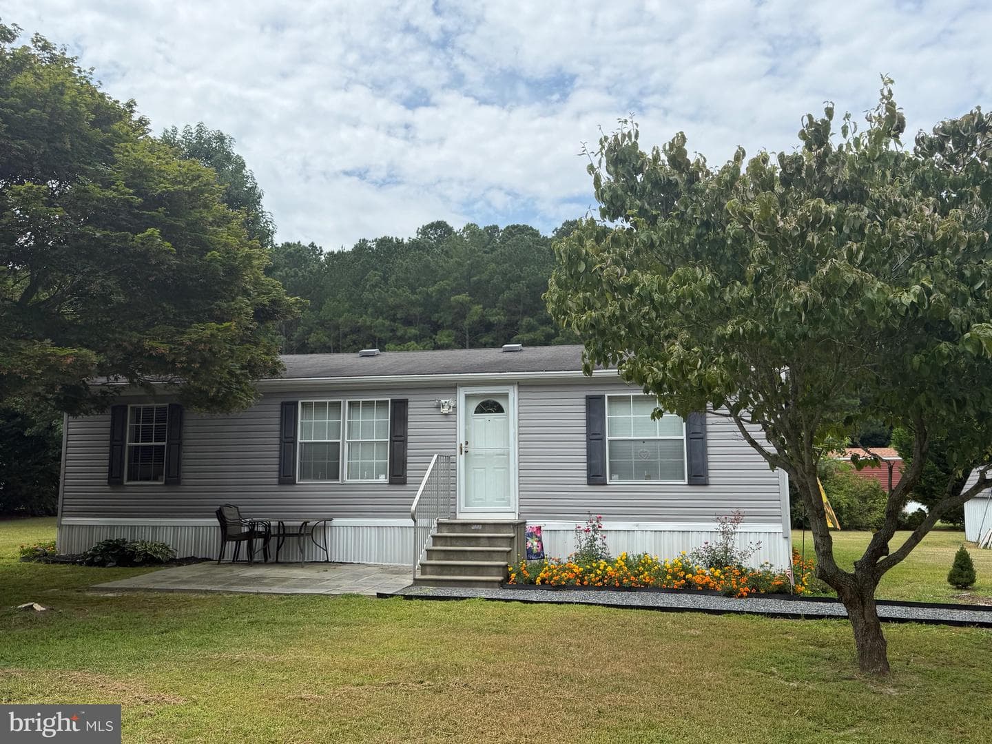 10323 Henry Road photo 1
