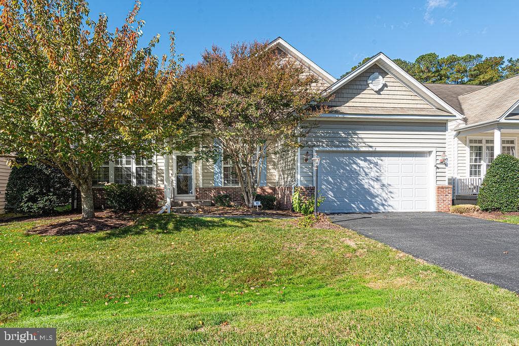 8 Long Point Court