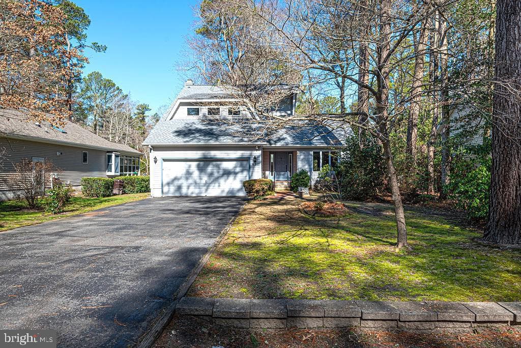 65 Cresthaven Drive photo 1