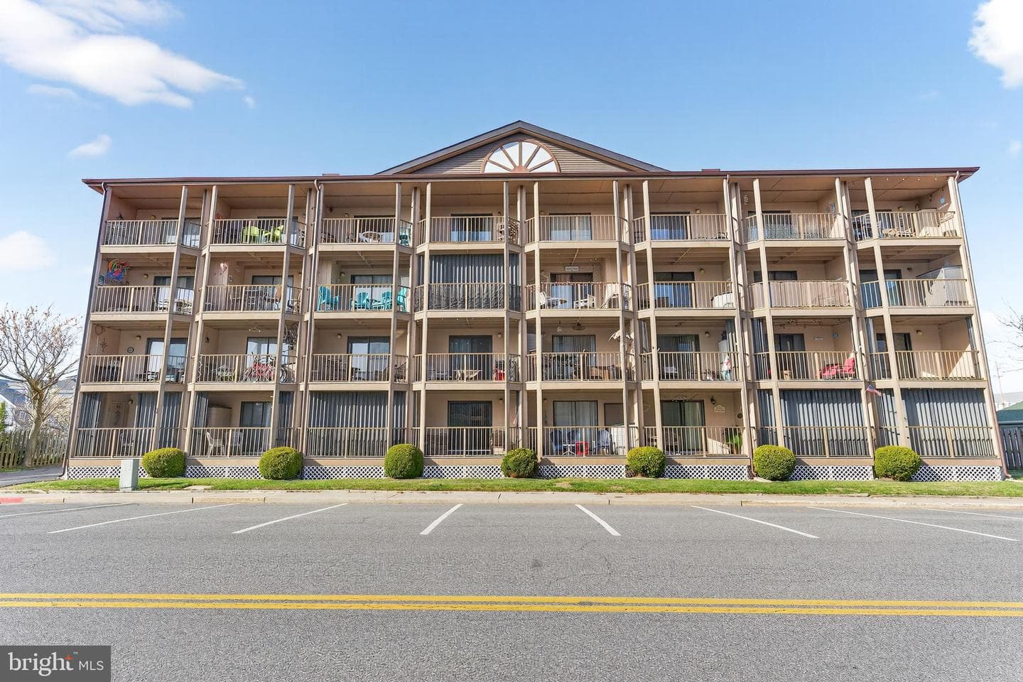 204 33rd Street #208